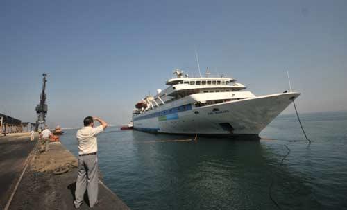 İsrail ordusu, Gazze'ye insani yardım malzemesi götüren gemilere 31 Mayıs'ta bir operasyon düzenlemişti. "Mavi Marmara" gemisine yapılan baskında 9 Türk yaşamını yitirmişti.