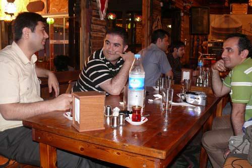 Hangi türküyü istesek faslında Karadenizli İhsan ile Osman ile Yozgatlı Hakan arasında uzlaşma sağlanamadı