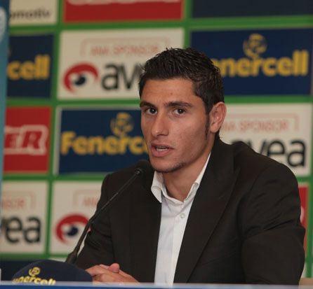 Fenerbahçe, Ankaraspor'dan transfer ettiği Özer Hurmacı Aykut Kocaman'ın eşliğinde ile 4 yıllık sözleşme imzaladı. Törenden sonra FB TV'ye konuşan Hurmacı hedeflerini açıkladı.