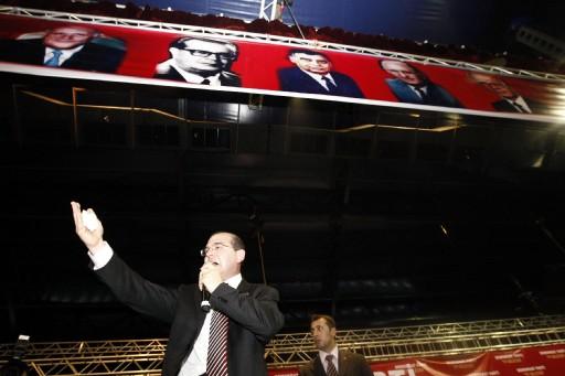 Demokrat Parti bugün yeni liderini seçiyor. Son Başkan Süleyman Soylu'nun karşısında Hüsamettin Cindoruk ve Mehmet Ali Bayar var. Cindoruk'u Demirel, Soylu'yu Çiller destekliyor