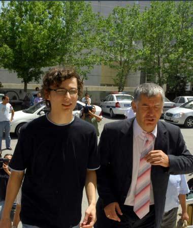 Fırat Cem Yücel, ÖSS birinciliğini annesi Meliha Yücel ve babası Hasan Yücel ile paylaştı