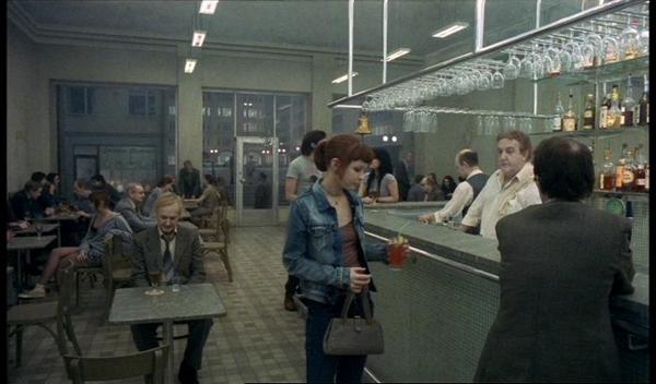 45 - Siz, Yaşayanlar (Roy Anderson, 2007)