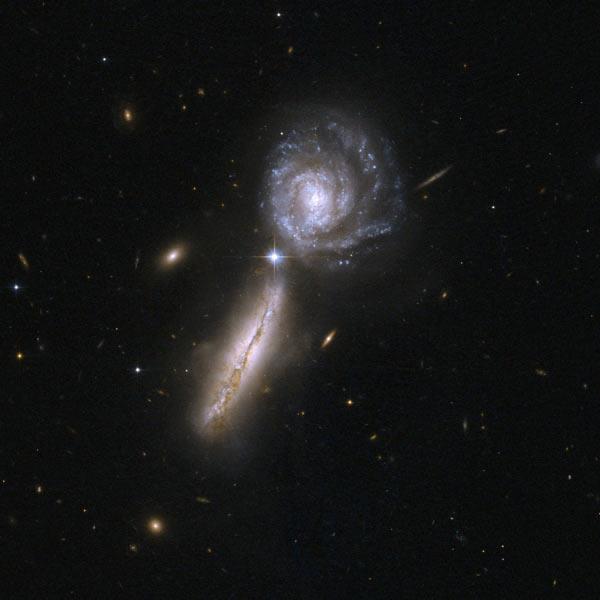 NASA'nın Spitzer teleskobu şimdiye kadar görülmemiş büyüklükteki bir galaksi çarpışmasını kaydetti. İşte o anın fotoğrafı ve önceki çarpışmalar...