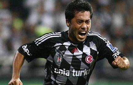 Tabata: Ligin ilk yarısını Beşiktaş'ta geçiren sambacı yeni isimlerin transfer edilmesiyle yabancı sınırlamasına takıldı ve takımdan gönderildi.