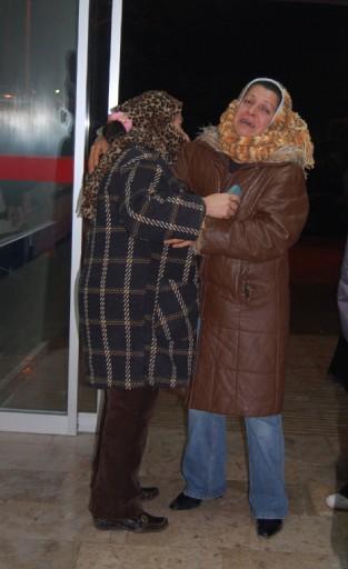 Hatay Kırıkhan'da asker adaylarını taşıyan minibüs kamyonla çarpıştı. Feci kazada 3'ü asker adayı 4 kişi öldü, çoğu ağır 10 yaralı var.
