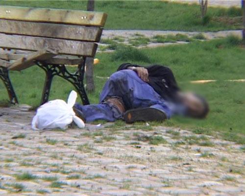 Tuzla'daki bir parkta meydana gelen patlamada 1 kişi yaralandı. Patlamada yaralanan şahsın canlı bomba olma ihtimali üzerinde duruluyor.