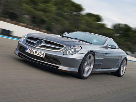 <p><strong>MERCEDES-BENZ 1076 adet sattı</strong></p>
<p><img src="http://fotogaleri.haber7.com/inner//409220110211035221232.jpg" border="0" alt="kullan" /></p>