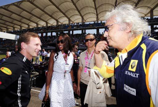 Formula 1 Dünya Şampiyonası'nda sezonun 7. yarışı ING Türkiye Grand Prix'si İstanbul Park Pisti'nde yapıldı. Yarış son sürat giden çılgın pilotları kadar ilginç görüntüleriyle güne damgasını vurdu.