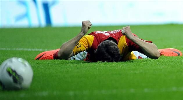 Galatasaraydan açıklama : Direkten dönmeseydi yenmiştik :)