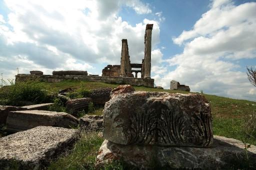 ''İkinci Efes'' olarak nitelendirilen Aizanoi Antik Kenti'ndeki kazılar sürerken antik kent çevresindeki evlerin restorasyonu da tamamlanıyor.
