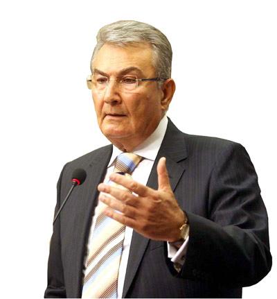 <br>BAYKAL YAPAMADI ÇÜNKÜ İKTİDAR OLAMADI</b><br><br>
Cumhuriyet Halk Partisi 2002 seçimlerine üniversiteye giriş sınavlarını kaldırma ve 1 milyon işsize iş sözü ile girmişti. İktidar olamayınca doğal olarak hiçbirini yerine getiremedi.