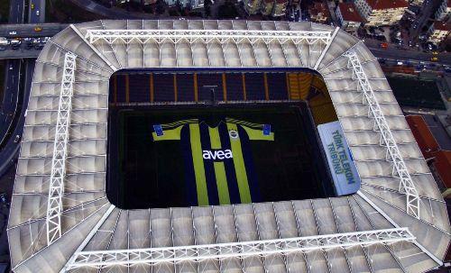 Avea, 2013 yılına kadar ana sponsorluğunu üstlendiği Fenerbahçe Spor Kulübü Futbol Takımı için dünyanın en büyük formasını tasarlattı ve üretti.