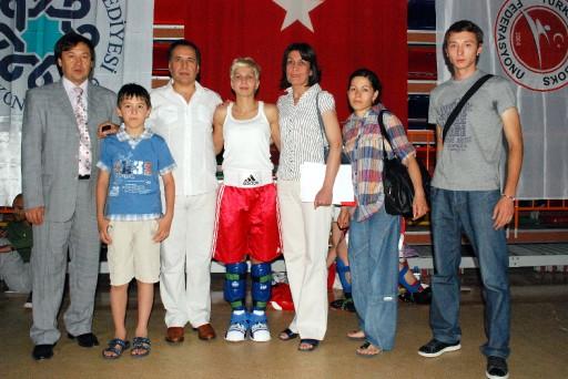 Anne ve babasının kreş yerine spor salonunda büyüttüğü Seda Duygu Aygün, küçük yaşta sporla tanışarak, Kick Boks'ta 3 dünya ve 1 Avrupa şampiyonluğu kazandı.