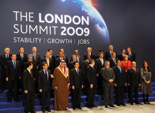 G20 ZIRVESINE KATILAN DUNYA LIDERLERI AILE FOTOGRAFI CEKTIRDI.