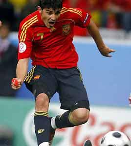 Gol kralı: David Villa. İspanyol David Villa, şu ana kadar attığı dört golle şimdillik turnuvanın gol kralı konumunda.