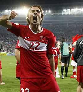 Gol pasında birinci: Hamit Altıntop. Takımını gole götürecek pası vermek konusunda, Hamit Altıntop üç asist ile birinci sırada.