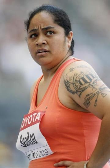 Dünya Atletizm Şampiyonası'na dün, 100 metrede 9.58'luk süresiyle rekor kıran Usain Bolt damgasını vurdu. Ama pistinde boy gösteren 95.5 kiloluk kadın atletin azmi en az Bolt kadar konuşuldu.