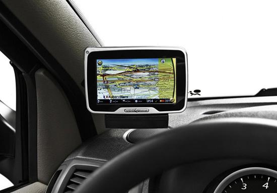 Türkiyede üretilen yeni Renault Symbol AutoBest 2008″ En iyi otomobil ödülüne layık bulundu
