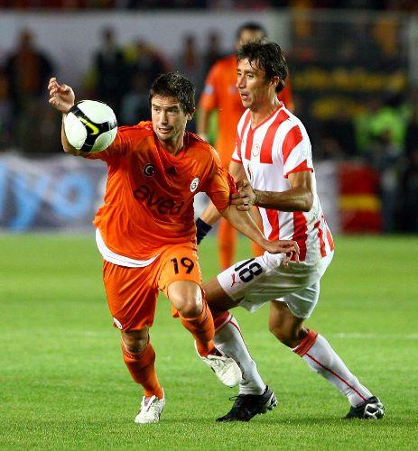 Galatasaray'da, Kocaelispor ve Konyaspor maçlarıyla çıkış yapan, Bellinzona'ya da penaltıdan bir gol atan Milan Baros, sustu.