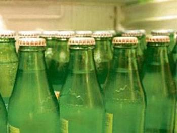 Daha çok su ve soda
Alkolün yerine su ve soda içmeye özen gösterin. Vücudunuzdaki yağ parçacıklarının kaybolduğunu göreceksiniz.