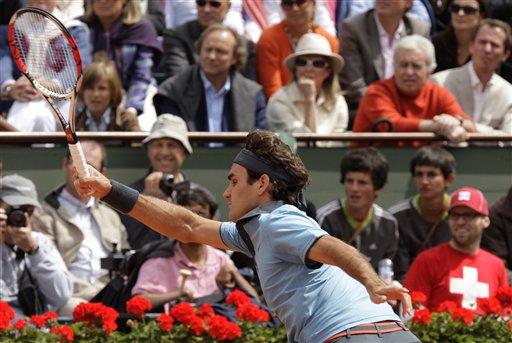 Roland Garros'u hiç kazanamamış 13 Grand Slam şampiyonu Roger Federer, hayatının en büyük hayalini gerçekleştirip daha önce 3 kez finalde Nadal'a yenildiği Fransa Açık'ta şampiyon oldu...