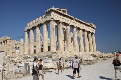 Parthenon Tapınağı, yıllardır  restorasyonda.