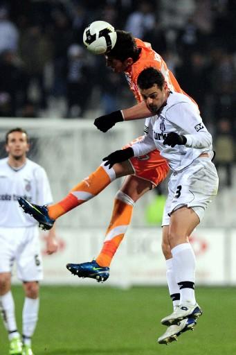 Beşiktaş, lig tarhinde hiç mağlup edemediği İstanbul Büyükşehir Belediyesi'ni İnönü'de yenerek bir ilki gerçekleştirdi.