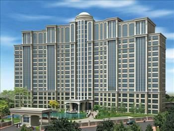 DELUXIA
Teknik Yapı Holdingin İstanbul Batı Ataşehirde inşa ettiği 702 konutluk Deluxia projesinde, stüdyo daireler 135 bin 700, 1+1 daireler 190 bin 900, 2+1 daireler 338 bin, 3+1 dairelerse 458 bin 500 liradan satılıyor. Projede ayrıca, 167 ile 256 m2 arasında değişen 11 ayrı kiralanabilir ticari birim bulunuyor. Güneşlenme platformları, açık yüzme havuzu, çocuk oyun sahası, çocuk kulübü, basketbol sahası, yürüyüş ve koşu parkuru gibi sosyal olanaklar sunulan projede; TV odası, kütüphanesi, toplantı odası, saunası, fitnes, step, aerobik, pilates merkezi, vitamin barı, dinlenme odaları, buhar odası, Türk hamamı, masaj odaları ve kapalı havuzu olan bir sosyal donatı binası yer alıyor.
Web: www.teknikyapi.com
Tel: 0216 589 98 20