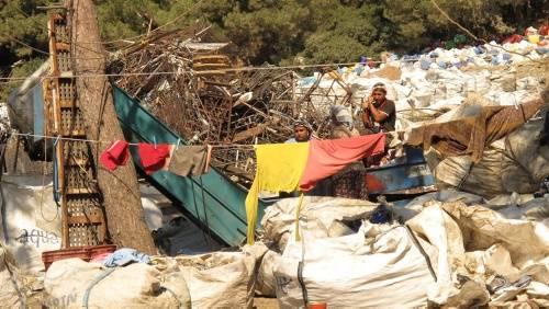 İşte mavisiz, kumsalsız, şaaşasız Bodrum'dan insan manzaraları...