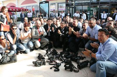 Kocaeli'nde gazetecilere dayak protesto edildi