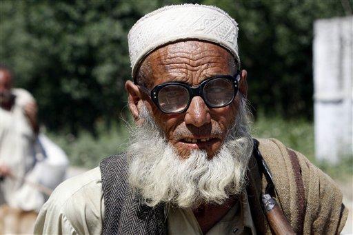 Pakistan ordusunun Taliban militanlarına yönelik saldırıları sürerken bölgeyi terk eden 500 bin kişiyi aşkın sivil zor şartlarda hayatta kalma mücadelesi veriyor.