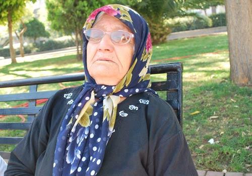 Siroz hastası Selahi Yüksel, bayrama çıkamayacağını düşünerek Aydın'daki annesi ve çocukları ile son kez hasret gidermek için yola çıktı. Son sarılma hiç gerçekleşmezken aynı acıyı 4. kez yaşayan anne yıkıldı.