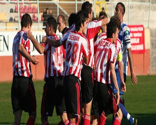 <STRONG>AKÇAABAT SEBATSPOR</STRONG><BR>
Grup'ta 19. sırada bulunan Akçaabat Sebatspor, 10 maçta 10 mağlubiyet alırken, bu maçlarda 5 gol atıp, kalesinde de 30 gol gördü.