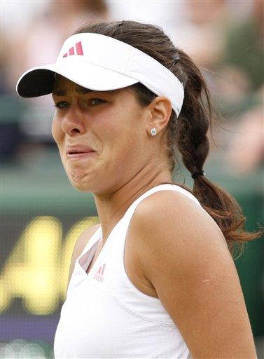 Wimbledon'da 4. turda Venus Williams ile karşılaşan Sırp raket, ikinci sette sakatlanınca mücadeleyi gözyaşları içinde terk etti