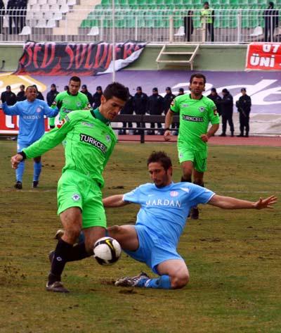 Süper Lig'in ilk haftasında Ankaragücü'nü 3-2 yenen Konyaspor, kendi sahasındaki 2. galibiyetini 21. haftada elde etti.
