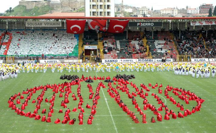 Gaziantep'te 23 Nisan Ulusal Egemenlik ve Çocuk Bayramı çeşitli etkinliklerle kutlandı.