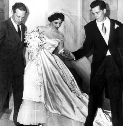 Elizabeth Taylor & Nicky Hilton, 1950.