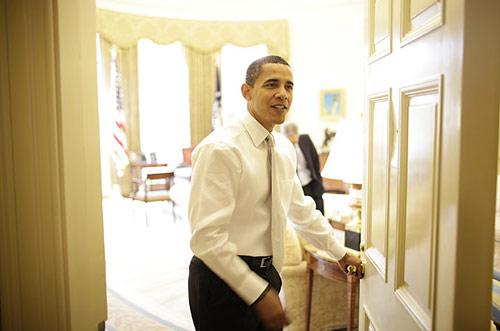 Obama, 29 Nisan'da Beyaz Saray'daki 100. gününe girecek. İşte 'Başkan Obama'nın TİME Dergisi fotoğrafçısı Callie Shell'in objektifine yansıyan Beyaz Saray günleri...