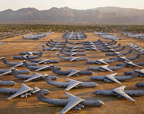 Edward Burtynsky
2006 tarihli Uçak Bakım ve Yenileme Merkezi, Davis-Monthan Hava Kuvvetleri Üssü, Tucson, Arizona