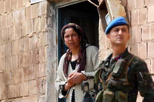 Bilge köyünde 44 kişinin öldüğü saldırı, birçok dramı ve hüznü de beraberinde getirdi. Köyde bir yanda ağıtlar, bir yanda ölüm korkusunun getirdiği göç var.