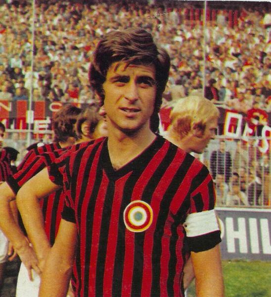 GİANNİ RİVERA: Milan ve İtalya Milli Takımı'nın 1960 ve 70'lerdeki önemli oyuncularından biri olan Gianni Rivera, 1986'da siyasete atıldı ve milletvekili seçildi. Romano Prodi'nin başbakan olduğu dönemde de Savunma Bakanlığı'nda müsteşarlık yaptı.
Rivera, daha sonra siyasetten kopmadı ve 2005-2009 yıllarında Avrupa Parlamentosu'nda milletvekilliği yaptı.