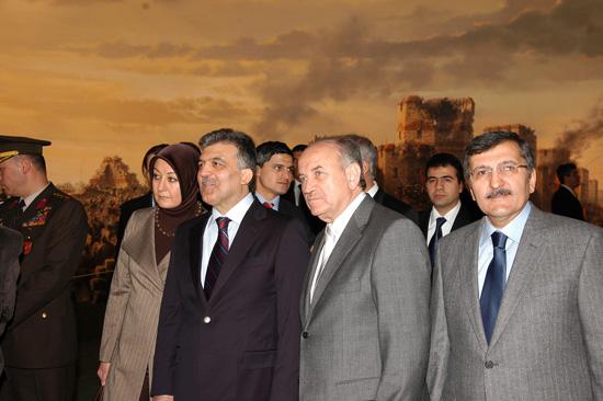 Cumhurbaşkanı Abdullah Gül ve eşi, Panorama 1453 Tarih Müzesini ziyaret etti. Gül'ün gördüğü tablodaki heyecanı yüzüne yansıdı.