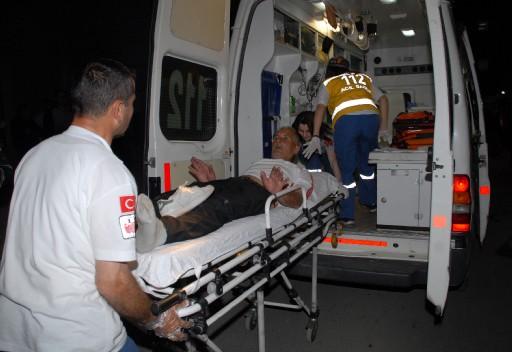 Bursa Yıldırım Merkez İlçesi'nde Şevket Yılmaz Devlet Hastanesinde yangın çıktı. 1'i çocuk 39 hastanın başka hastanelere sevk edildiği yangın sonucu 3'ü kadın 8 kişi hayatını kaybetti.