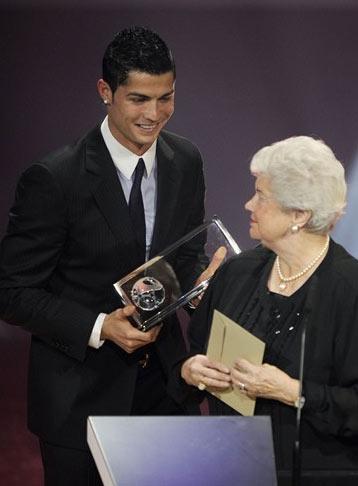 'Yılın Golü Ödülü' Real Madrid'in forveti Ronaldo'ya verildi..