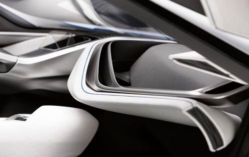 BMW'nin 17 Eylül'de Almanya'daki Uluslararası Otomobil Fuarı'nda görücüye çıkartacağı sır gibi sakladığı çevreci spor modeli ilk kez görüntülendi.