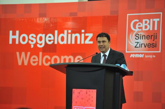 K.K.T.C. Bayındırlık ve Ulaştırma Bakanı Hamza Ersan Saner