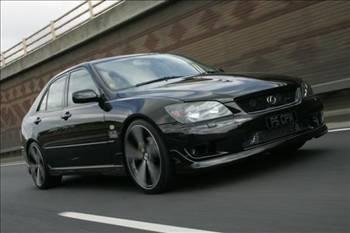 90- Lexus IS 200