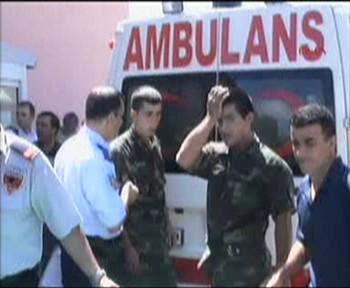 Erzincan'ın Kemah İlçesi'nde, PKK'lı teröristlerce yola döşenen mayının patlaması sonucunda ilk belirlemelere göre 9 askerimiz şehit oldu