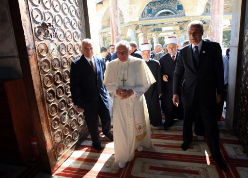 Katolik dünyasının ruhani lideri Papa 16. Benediktus'un Kudüs'ü ziyareti sürüyor. Tarihi gezinin ilk iki gününde neler oldu bir hatırlayalım ve ziyaretin atmosferini 125 fotoğrafla yansıtalım istedik.