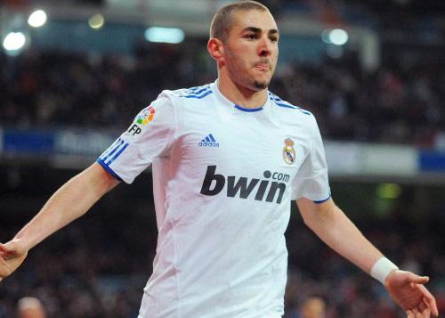 KARİM BENZEMA; 23 yaşında, Real Madrid, Forvet, benzemaz kimse sana
Arsen Wengerin deyimiyle: O, futbol dünyasında büyük bir devrim!